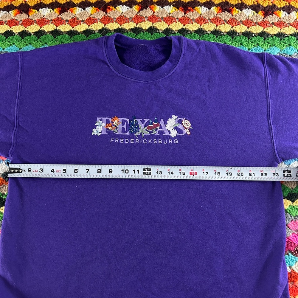 Vintage 90s Fredricksburg Texas Embroidered Floral Crewneck Sweatshirt C View 4